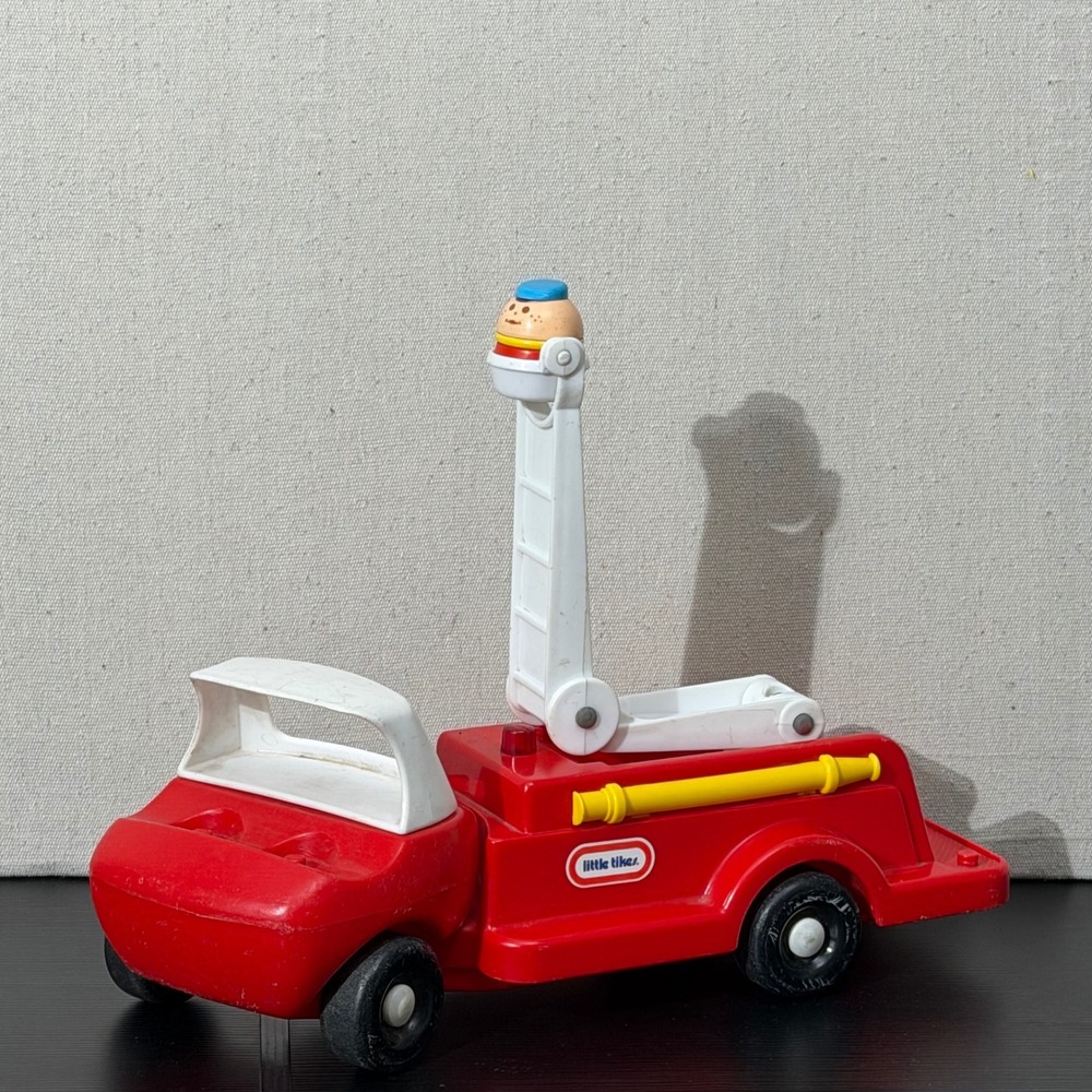 Little Tikes Fire Truck Toy Kids OS Red Vintage Fire Engine Weeble Figure Ladder
